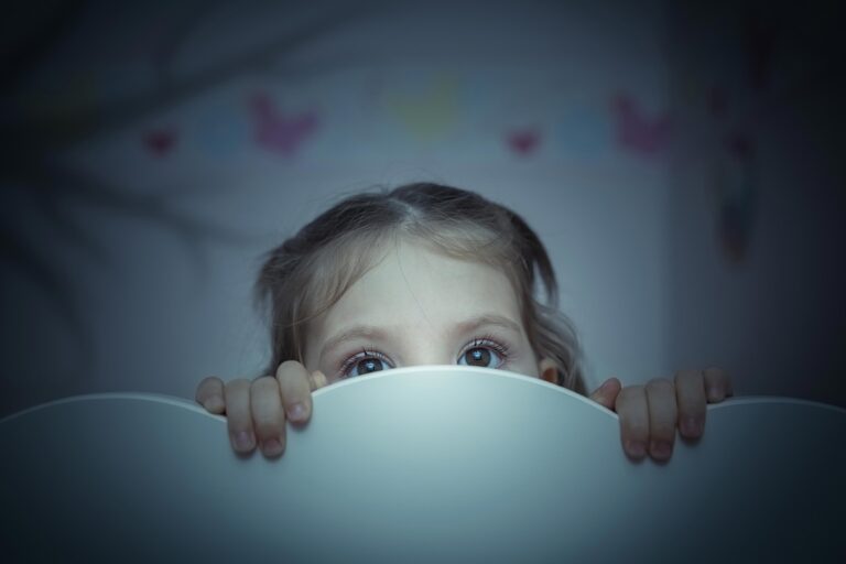 Come aiutare i bambini a dormire da soli - Moreno Mattioli